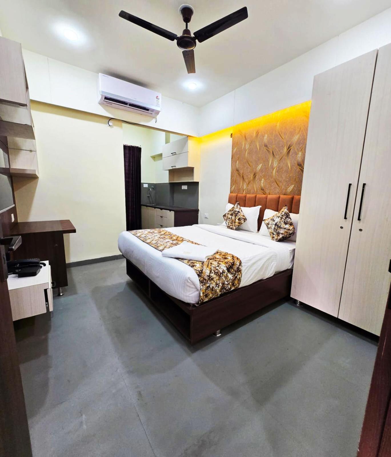 Hotel Nexus Индаур Экстерьер фото