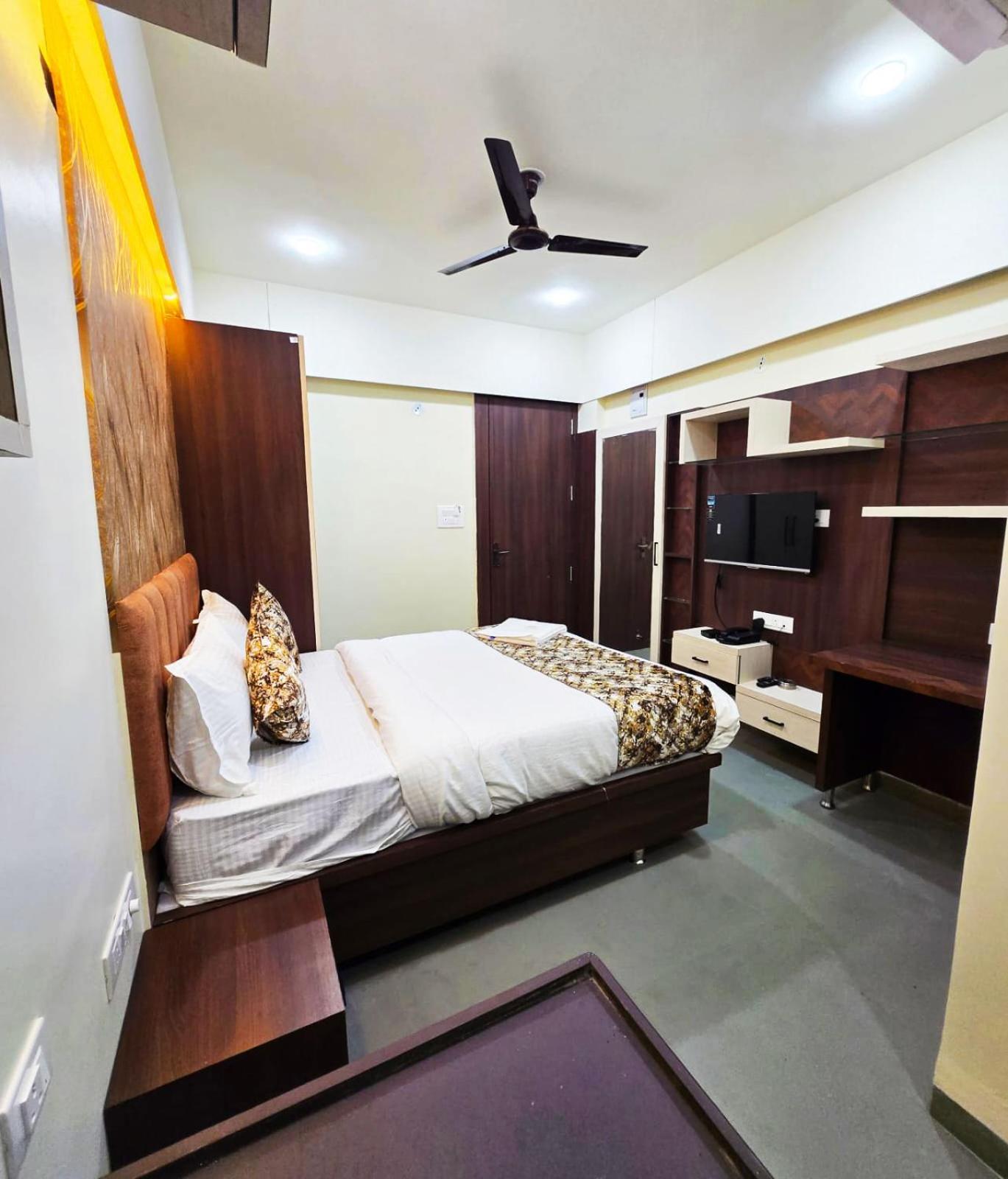 Hotel Nexus Индаур Экстерьер фото
